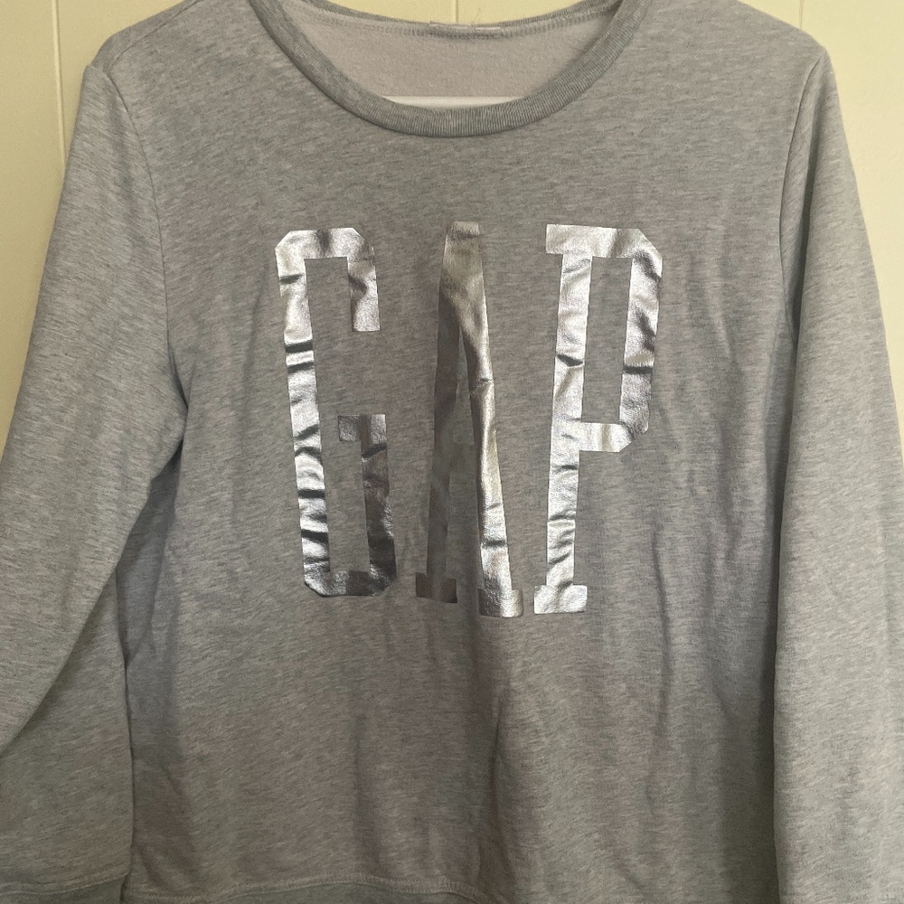 Gap Crew Neck